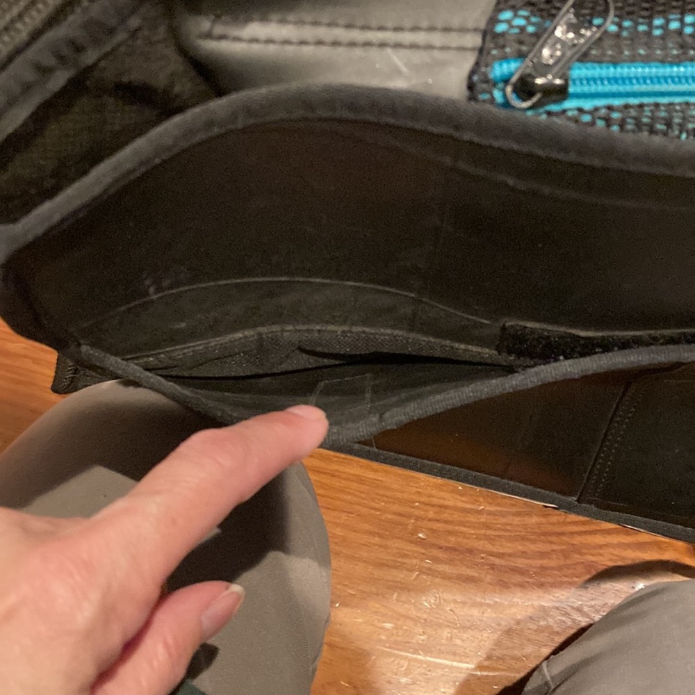 RE3 (recycle-renew-reuse) Rubber Tire Tube Messanger Bag Black/Turquoise - Picture 14 of 14